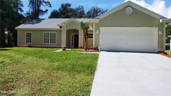 586 Sea Fury AVE SW, Palm Bay, FL 32908