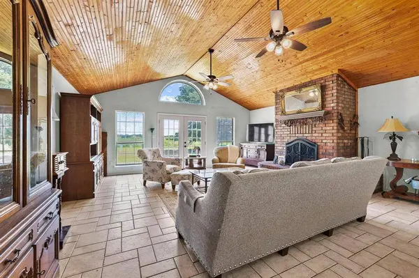 2227 Fm 2815 S, Bonham, TX 75418