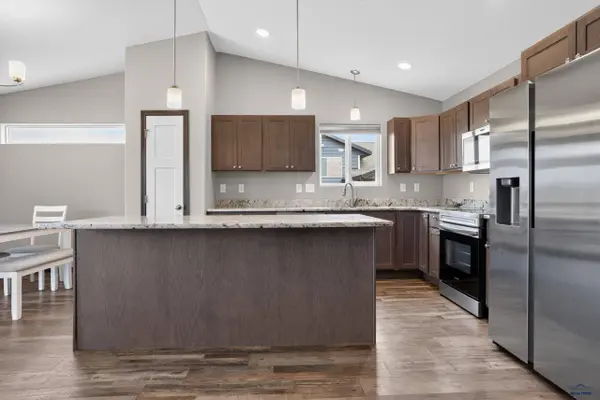 3014 Jessup Ln, Rapid City, SD 57703
