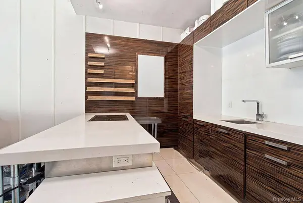 111 Fulton ST #613, New York (manhattan), NY 10038