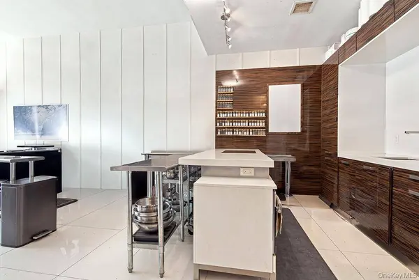 111 Fulton ST #613, New York (manhattan), NY 10038