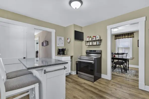 38 Dolloff ST, Laconia, NH 03246