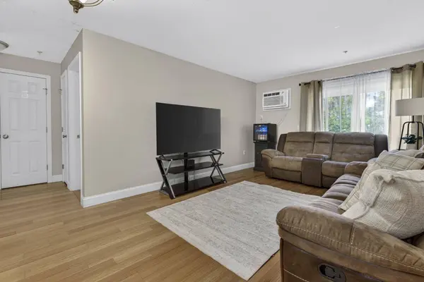 92 Eastern AVE #202, Manchester, NH 03104