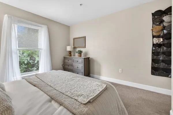 92 Eastern AVE #202, Manchester, NH 03104
