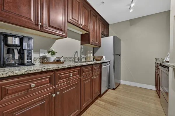 92 Eastern AVE #202, Manchester, NH 03104