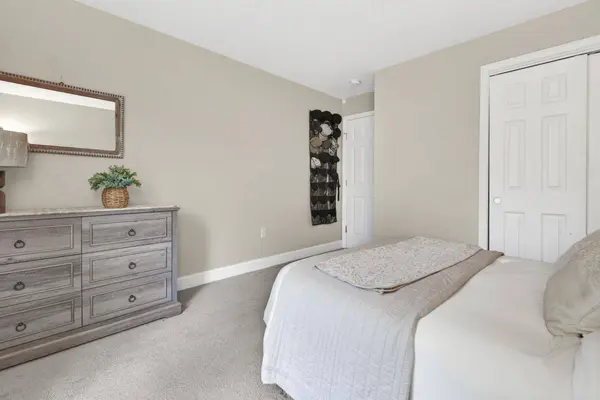 92 Eastern AVE #202, Manchester, NH 03104