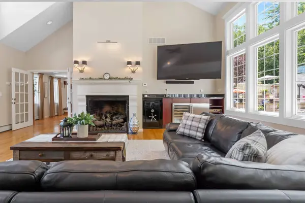 127 Hooksett RD, Auburn, NH 03032