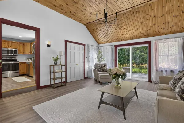 211 Mount Delight RD, Deerfield, NH 03037