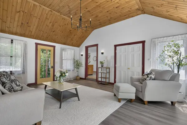 211 Mount Delight RD, Deerfield, NH 03037