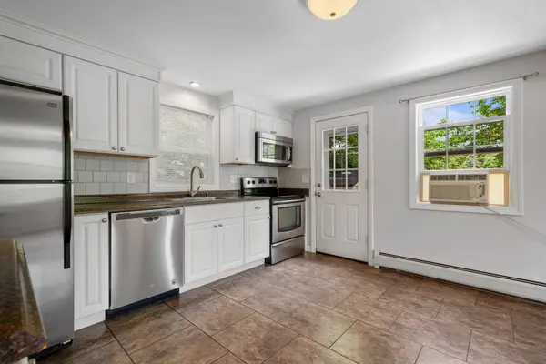 3 Maplewood AVE #B, Goffstown, NH 03045