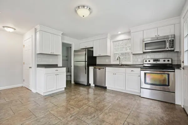 3 Maplewood AVE #B, Goffstown, NH 03045