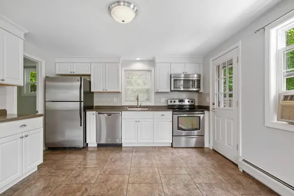 3 Maplewood AVE #B, Goffstown, NH 03045