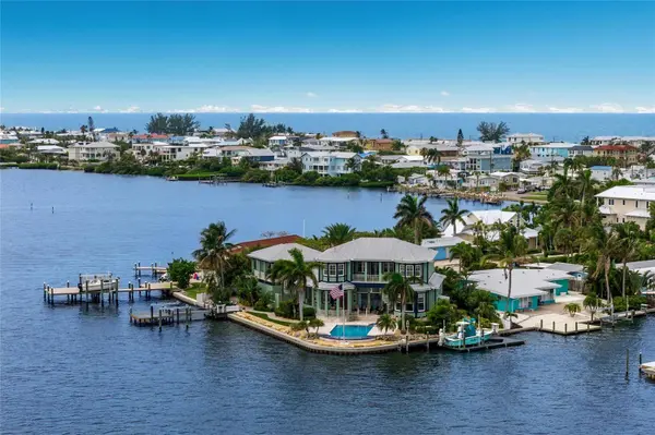 522 BAYVIEW DR, Bradenton Beach, FL 34217