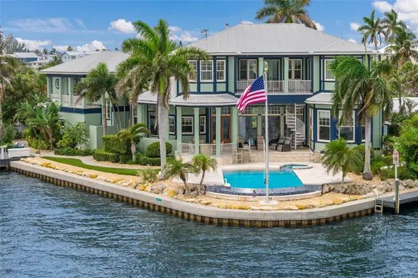 522 BAYVIEW DR, Bradenton Beach, FL 34217