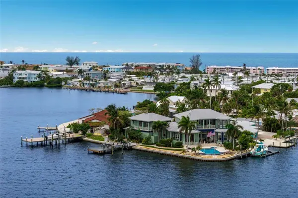 522 BAYVIEW DR, Bradenton Beach, FL 34217