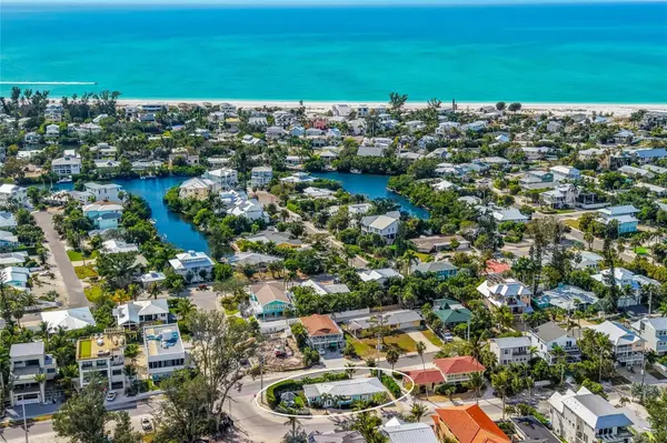 912 N SHORE DR, Anna Maria, FL 34216