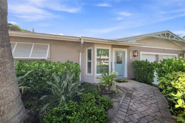 205 82ND ST, Holmes Beach, FL 34217
