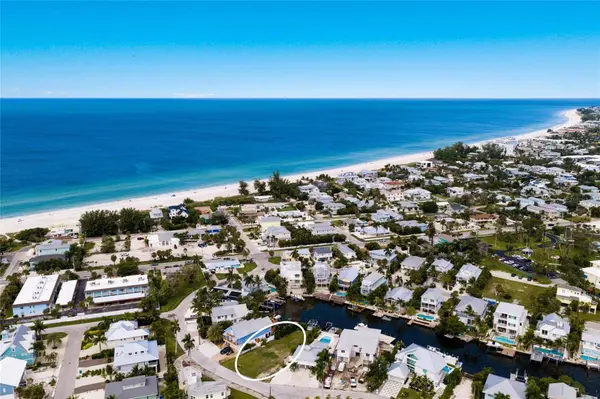 214 S HARBOR DR, Holmes Beach, FL 34217