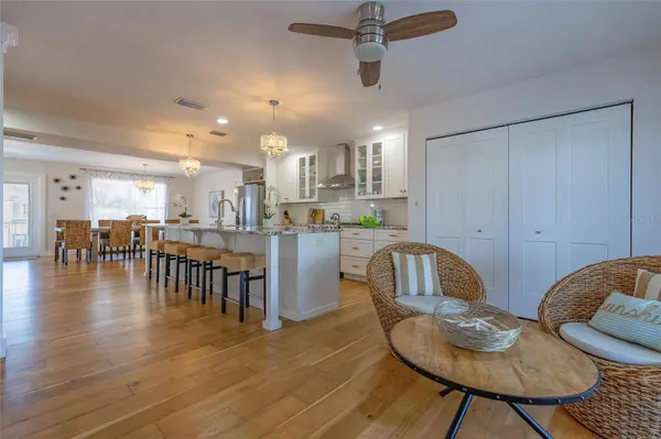 607 S BAY BLVD, Anna Maria, FL 34216