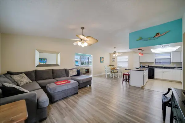 313 MAGNOLIA AVE, Anna Maria, FL 34216