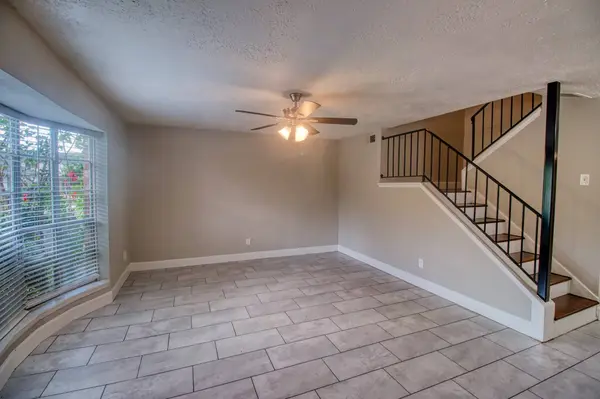 6393 S Briar Bayou DR, Houston, TX 77072