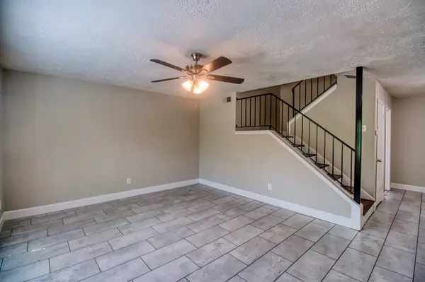 6393 S Briar Bayou DR, Houston, TX 77072