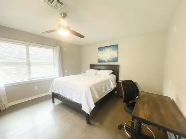 8423 Glen Valley DR, Houston, TX 77061