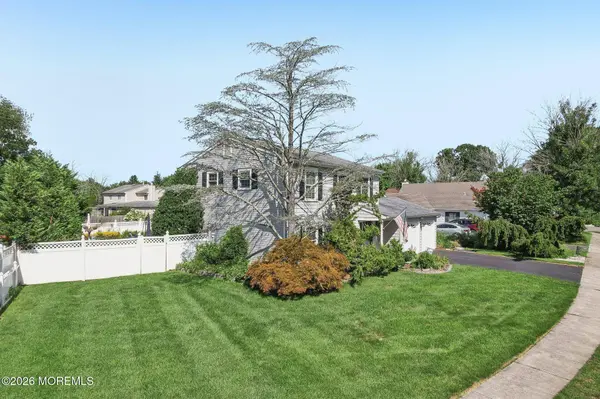 21 Appletree Road, Howell, NJ 07731