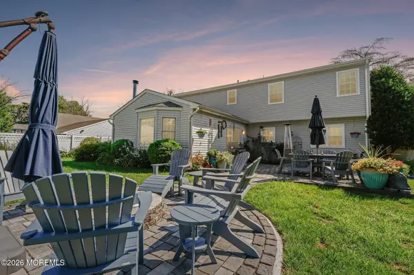 21 Appletree Road, Howell, NJ 07731