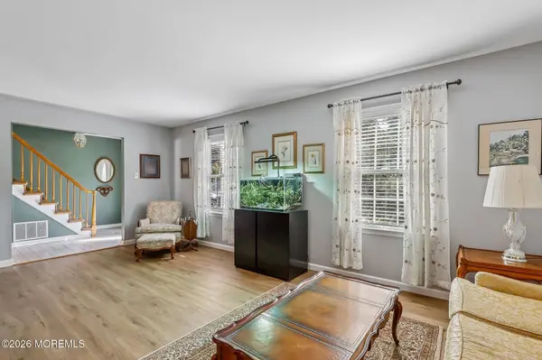 21 Appletree Road, Howell, NJ 07731