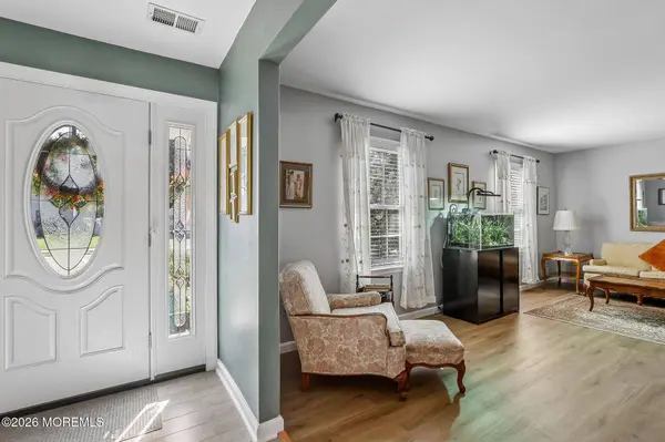 21 Appletree Road, Howell, NJ 07731