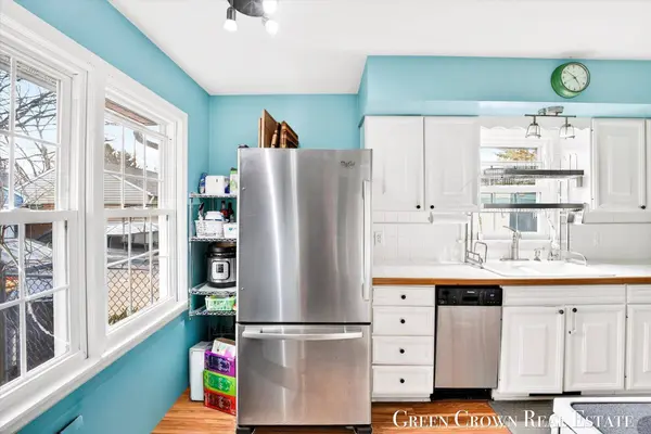 2710 Fuller NE Avenue, Grand Rapids, MI 49505
