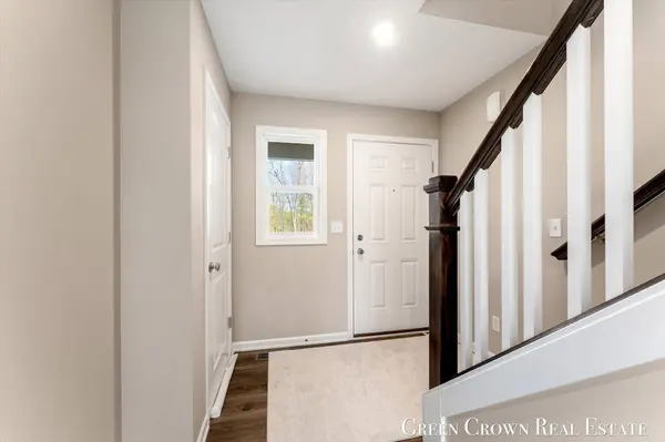 9299 Sunset Ridge NE Drive, Rockford, MI 49341
