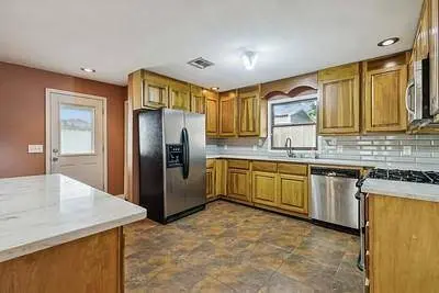 2217 BLANCHARD DR, Chalmette, LA 70043