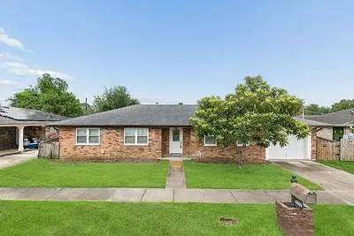2217 BLANCHARD DR, Chalmette, LA 70043
