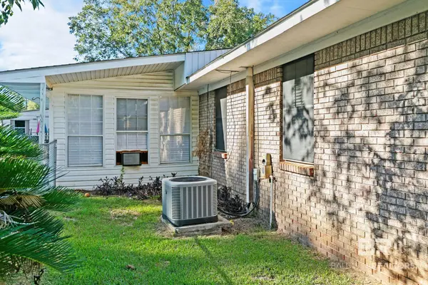 38 Hollyhock Road, Monroeville, AL 36460