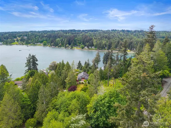 21275 Indianola RD NE, Poulsbo, WA 98370