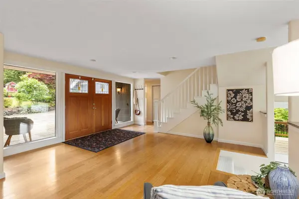 21275 Indianola RD NE, Poulsbo, WA 98370