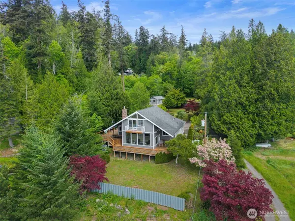 21275 Indianola RD NE, Poulsbo, WA 98370