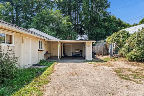 1911 Sheridan RD, Bremerton, WA 98310