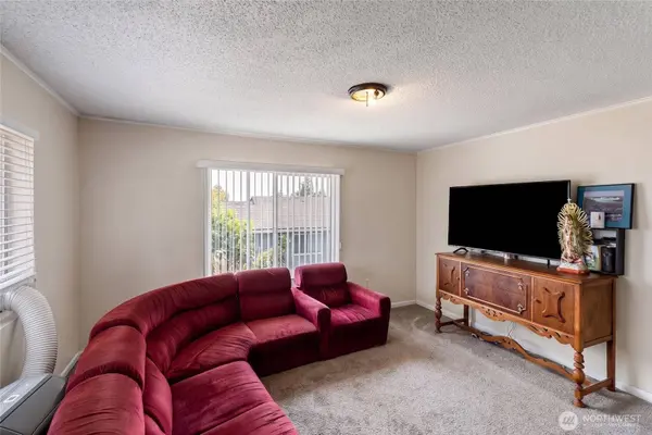 1911 Sheridan RD, Bremerton, WA 98310