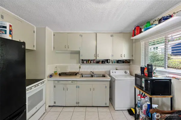 1911 Sheridan RD, Bremerton, WA 98310