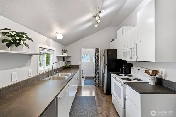 3018 Hollywood AVE NE, Bremerton, WA 98310