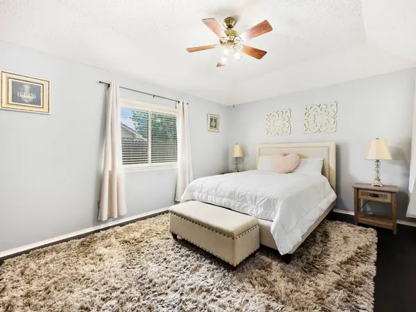 2032 Spicewood RD, Bedford, TX 76021