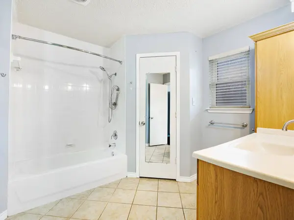 2032 Spicewood RD, Bedford, TX 76021