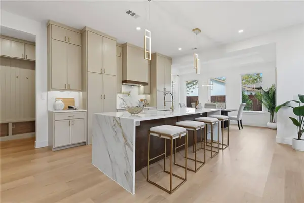 3424 Navaro ST, Dallas, TX 75212
