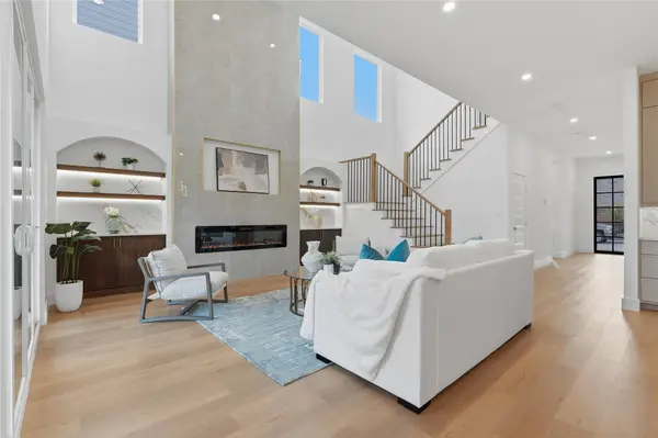 3424 Navaro ST, Dallas, TX 75212