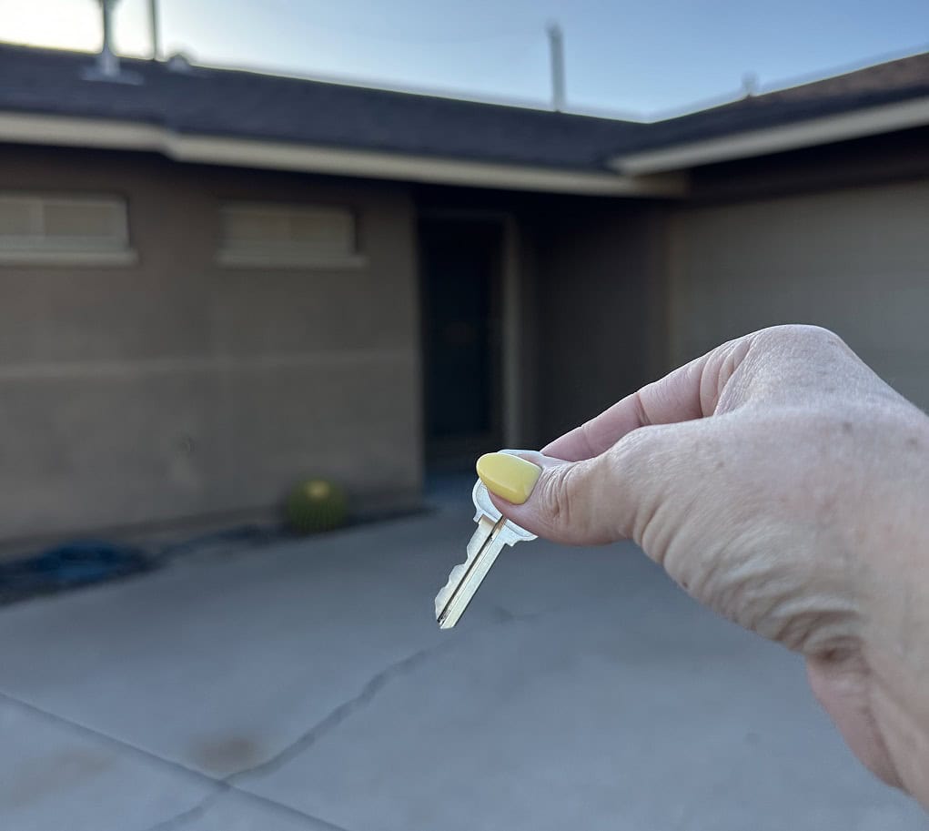 Handing over the keys to a new Arizona home