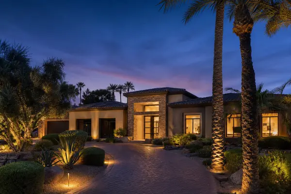 feature image of The Groves Mesa AZ: Luxury Homes & Hideaway Living