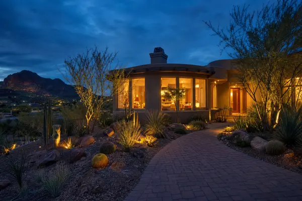 feature image of Downsizing in the East Valley Without Compromise